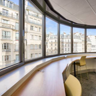 Bureau privé 63 m² 21 postes Location bureau Rue la Fayette Paris 75010 - photo 1